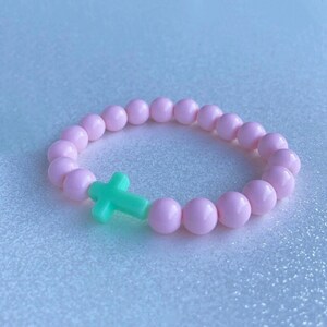Pulsera de cruz para niños, joyería cristiana para niños, pulseras de cuentas pastel, comunión religiosa, regalo de bautismo, joyería infantil, regalo de Navidad