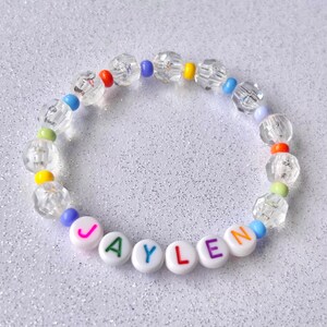 Pulsera personalizada con nombre para niños, pulseras de cristal de arcoíris, joyas coloridas, regalo de cumpleaños con cuentas con palabras personalizadas para niños, lindo recuerdo de fiesta.