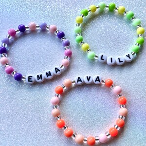 Pulsera con nombre para niños, joyería personalizada para niños, pulseras con letras, pulseras de cuentas pastel con palabras personalizadas, regalo de fiesta de cumpleaños