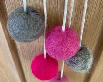 Small bathroom light pull handle, shower room pull cord. Scandi decor, handmade, rustic style. Choose from FIVE colours. 100% wool