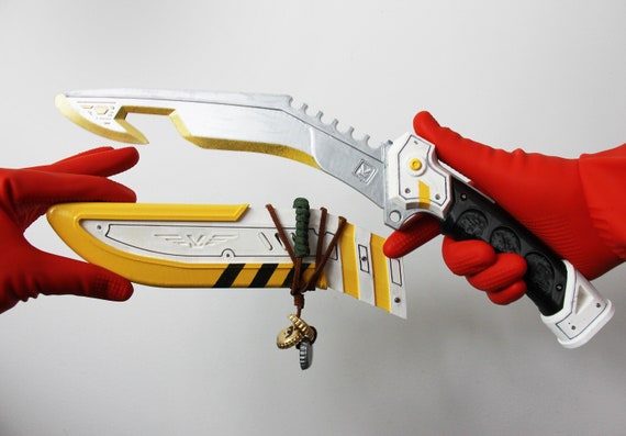 Bangalore Pilot Knife Heirloom 1:1 Weighted Replica Apex Legends