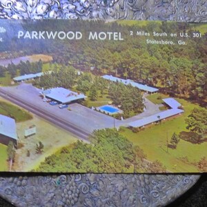Parkwood Motel, Statesboro, Géorgie. Carte postale avec photo réelle. Vers les années 1970