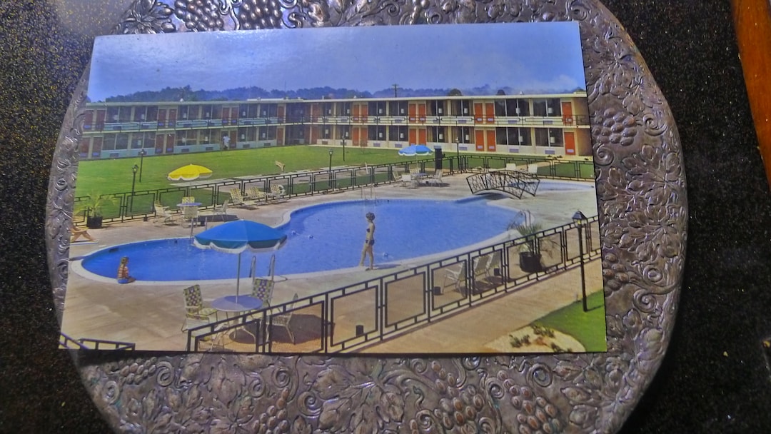Holiday Inn, Forsyth, GA. Color Photo Advertising Post Card. Circa ...