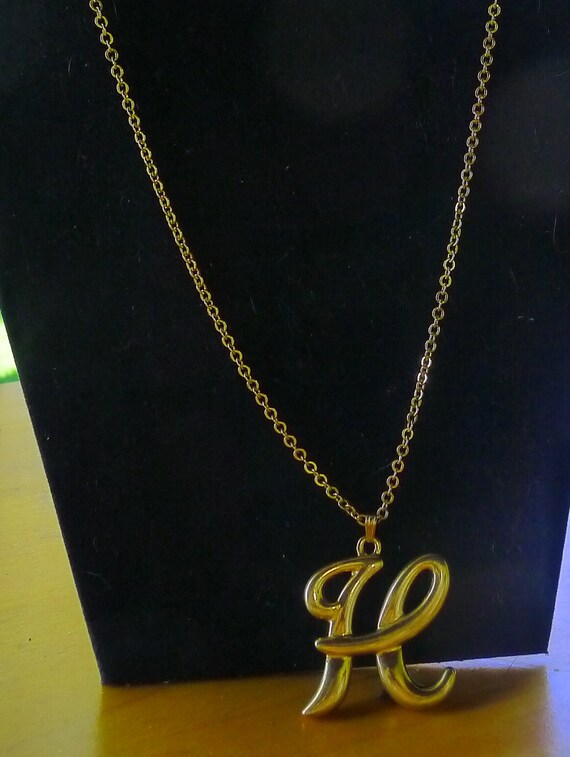 Single Initial 'H' Pendant Necklace. Script. Gold… - image 1