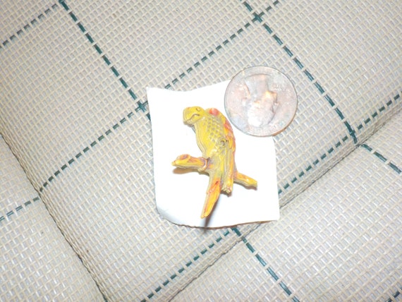 Parrot On A Branch Pin. Vintage Plastic - image 1