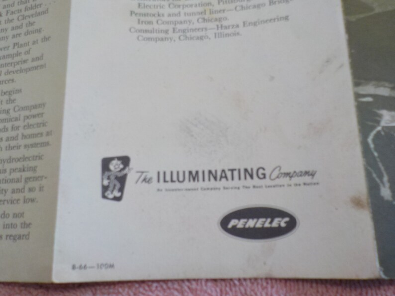 Puede incluir: Una ilustraci&oacute;n en blanco y negro de un gato de dibujos animados con un globo de di&aacute;logo que dice "The Illuminating Company". Debajo de la ilustraci&oacute;n est&aacute; el texto "An Independent Company Serving The Best Locations In The Nation" y el logotipo "PENELEC".