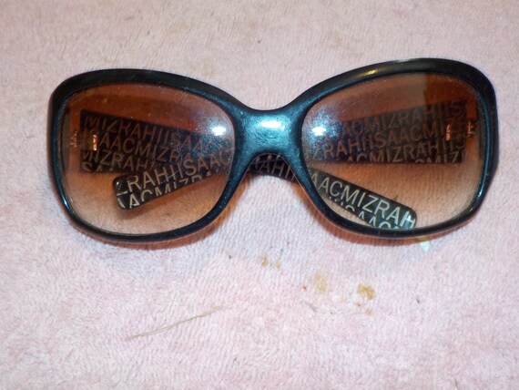Isaac Mizrahi Sunglasses. Ladies - Etsy display picture 2