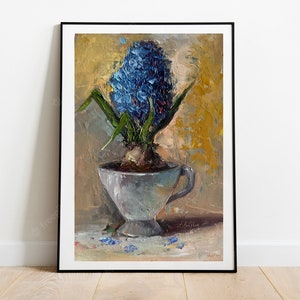 Jacinto Azul em uma xícara, pintura a óleo sobre papelão com flores da primavera