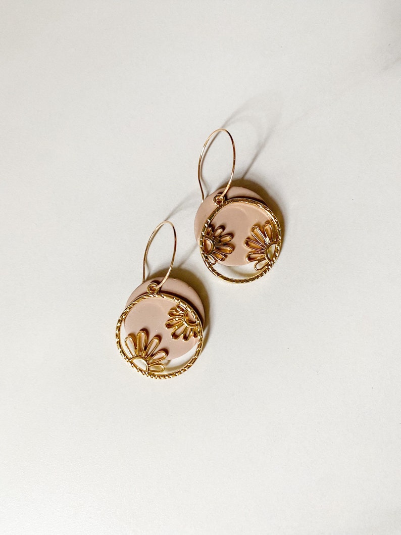 Gold daisy earrings, dainty, elegant, 25mm gold hoop, handmade polymer clay dangles image 3