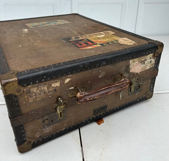 Lovely Vintage Shoe / Boot Steamer Trunk by Victo… - image 4