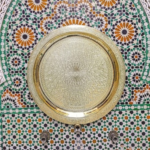 Exquisite brass Serving Trays with Moroccan Engravings,Handcrafted brass Trays from Morocco: Stunning Works of Ar, brass Serving Trays