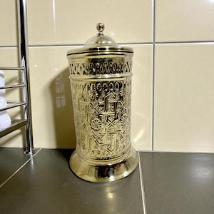 Brass Trash Can – Elegant Brass Waste Bin for Home or Office Decor, Durable & Stylish, Perfect for Bathroom, Kitchen, Living Room