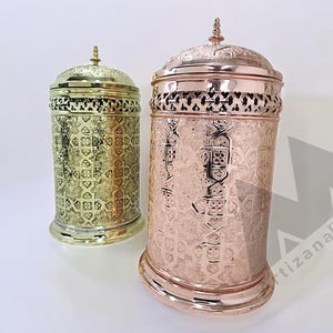 Metal Trash Can for Bathroom - Vintage Small Lidded Trash Can with Lid, Decorative Antique Brass Design