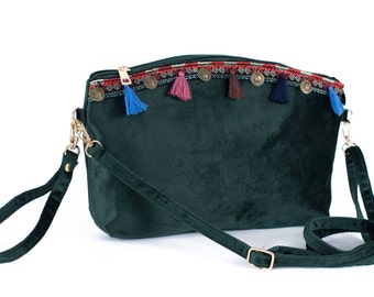 Grande pochette sac à main velours vert émeraude pompons style Bohème cadeau maroquinerie femme