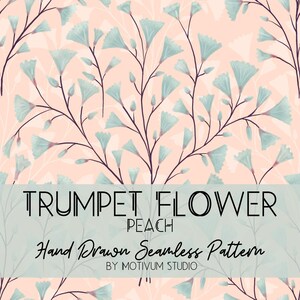 Può includere: Un motivo senza cuciture con fiori a tromba azzurri disegnati a mano su uno sfondo color pesca tenue. Il testo TRUMPET FLOWER PEACH Hand Drawn Seamless Pattern BY MOTIVUM STUDIO è visualizzato su un riquadro rettangolare semitrasparente.