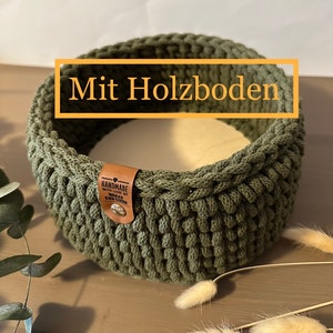 Moderner Brötchenkorb mit Holzboden Brotkorb Küchenhelfer Häkelkorb Geschenkidee Aufbewahrungskorb Utensilo Korb Körbe Esstisch Bild 1