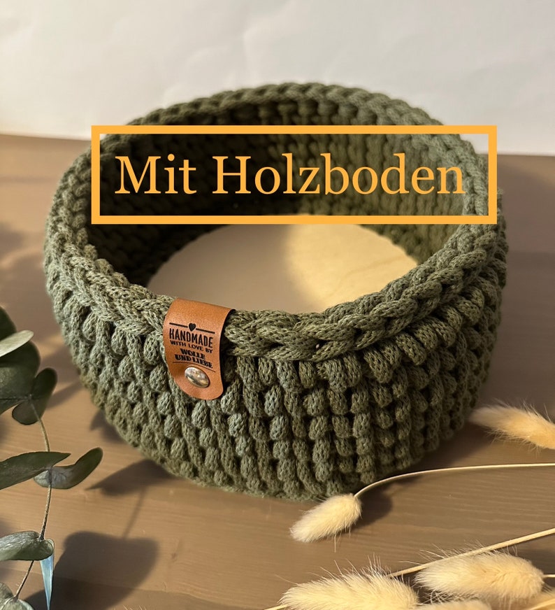 Moderner Brötchenkorb mit Holzboden Brotkorb Küchenhelfer Häkelkorb Geschenkidee Aufbewahrungskorb Utensilo Korb Körbe Esstisch Bild 1