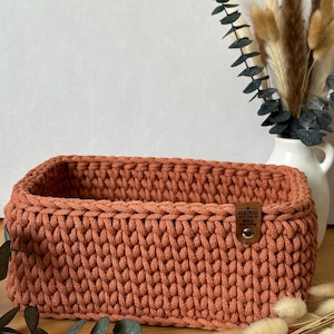 Crochet basket with wooden base | square | crocheted basket | gift idea | storage basket | basket | square basket | utensil holder | rectangular