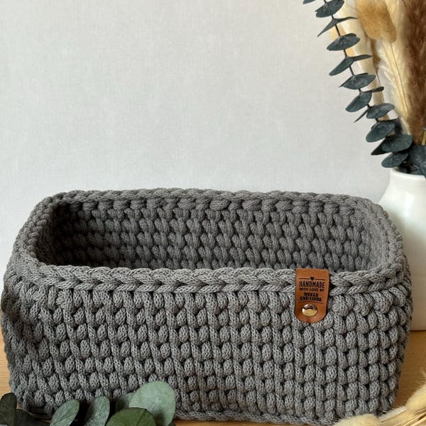 Crochet basket with wooden base | square | crocheted basket | gift idea | storage basket | basket | square basket | storage container | rectangular