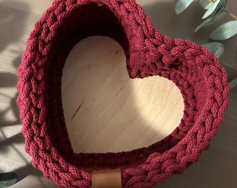 Panier coeur avec base en bois | Corbeille à pain | Panier au crochet idée cadeau | Panier de rangement | Ustensile | Paniers paniers | coeur | Panier en forme de coeur