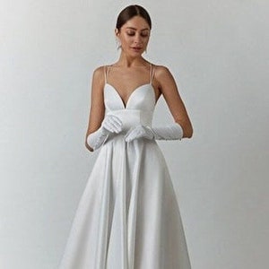 Short silk wedding dress deals