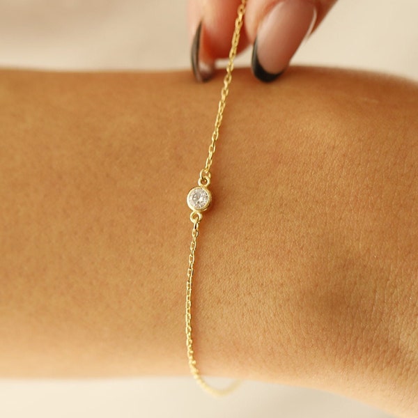 14k Gold Diamond Bezel Bracelet - Minimalist Gold Jewelry Gift - Tiny Diamond Bracelet - Dainty Bracelet - Single Diamond Layered Armband