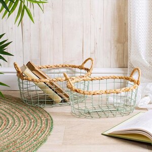 Set of 2 green wire baskets