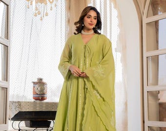 Damen-Kurta-Hosen-Set in Limettengrün mit Stickerei und Organza-Dupatta