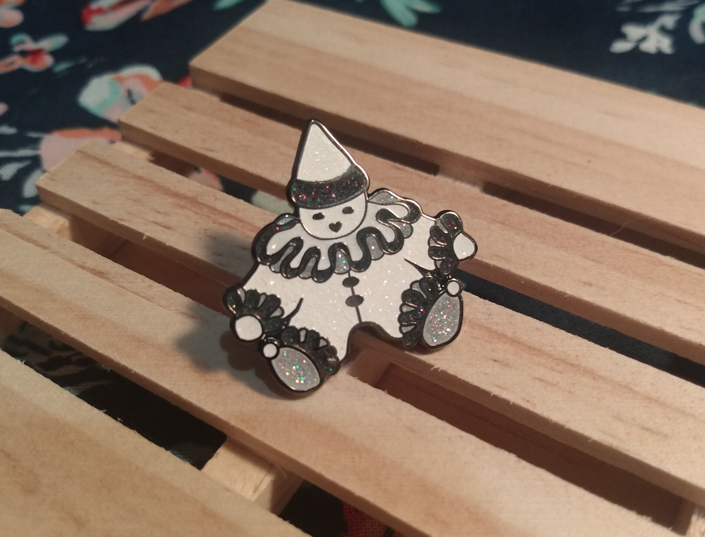 Broche Bijou Vintage Clown - Couleur Argent Avec émail Noir - Réf. 3870 - Occasion