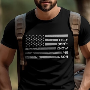 Koszulka They Don't Know Me Son, Koszulka z motywacją wojskową, Koszulka z motywacją do siłowni, Flaga USA