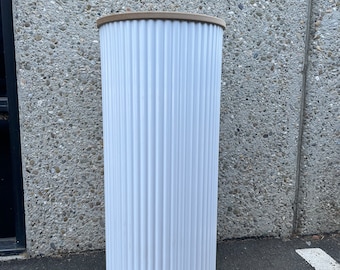 Wedding Pedestal Table - Ribbed Thermoplastic Cake & Floral Display