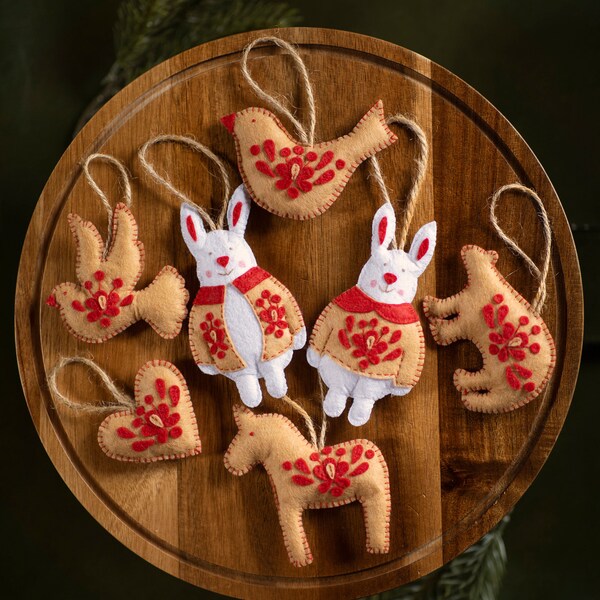 Sets of Handmade Felt Decorations in Different Shapes Ornaments Pendants