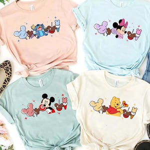 Disney Snacks PNG, Magiska kungariket Godis T-shirtdesign, Musse Mimmi Puh Snackmål, Familjesemesterresa 2026 Digital Nedladdning bild 1