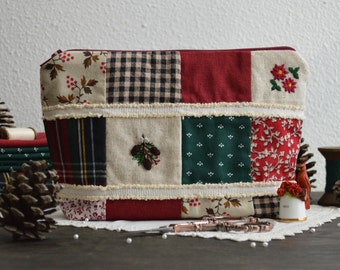 Embroidered Patchwork Pouch - Pinecones