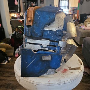Advanced Suit Helmet from Dead Space - Cosplay Armour Prop