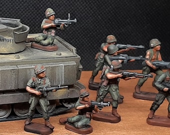Scale 1:72 M163 Vulcan + Infantry (15 Figures), Vietnam War, Miniatures By Maressculptures - Modeler Veteran