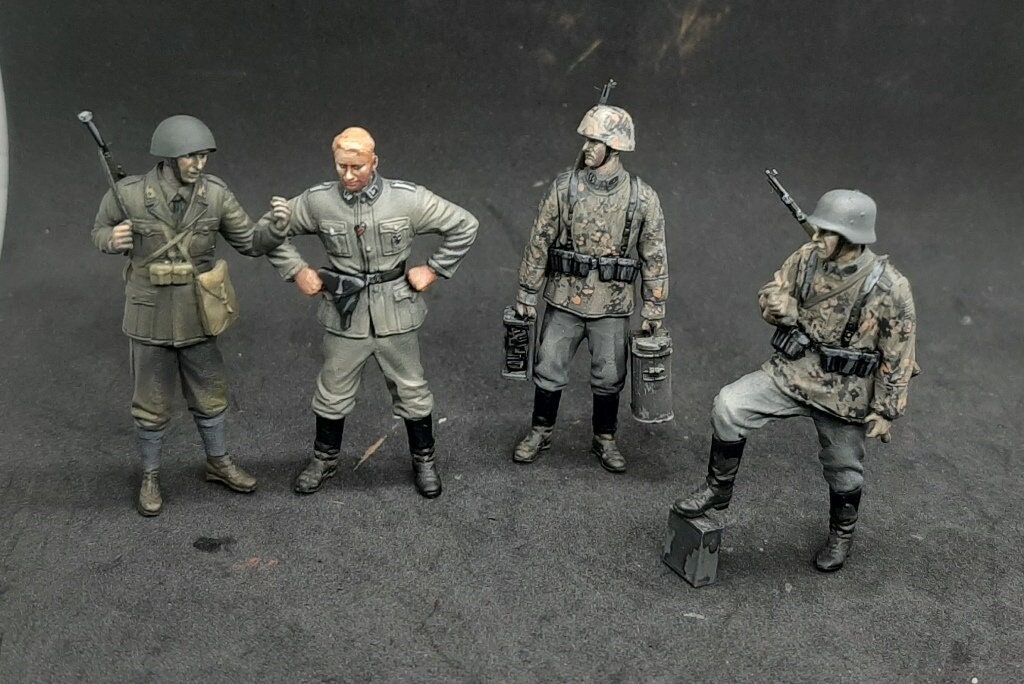 Miniatures 1/35 Painted German Soldiers WW2 (4 Figures) Painted By Maressculptures - ModelerVeteran