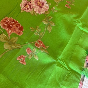 Sari de media seda con apliques