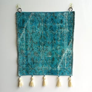 Tapiz colgante de pared auténtico con borlas, estilo bohemio étnico turco vintage, pequeño accesorio para el hogar anudado a mano, regalo único.