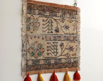 Vintage Patchwork Turkish Wall Hanging Rug Art, Ethnic Handknotted Tapestry (22"x15")