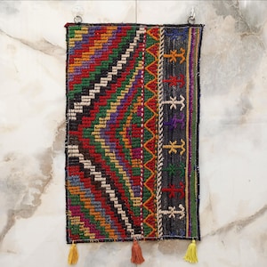 Tapiz Kilim tejido para colgar en la pared, estilo vintage bordado, estilo bohemio, étnico, elegante, regalo único para el hogar, 29 x 16 pulgadas