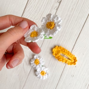 Flower Hair Clips Set of 3 Daisies Hair Accessories Handmade High Quality Snap Clip Crochet Boho Accessories Made To Order image 4