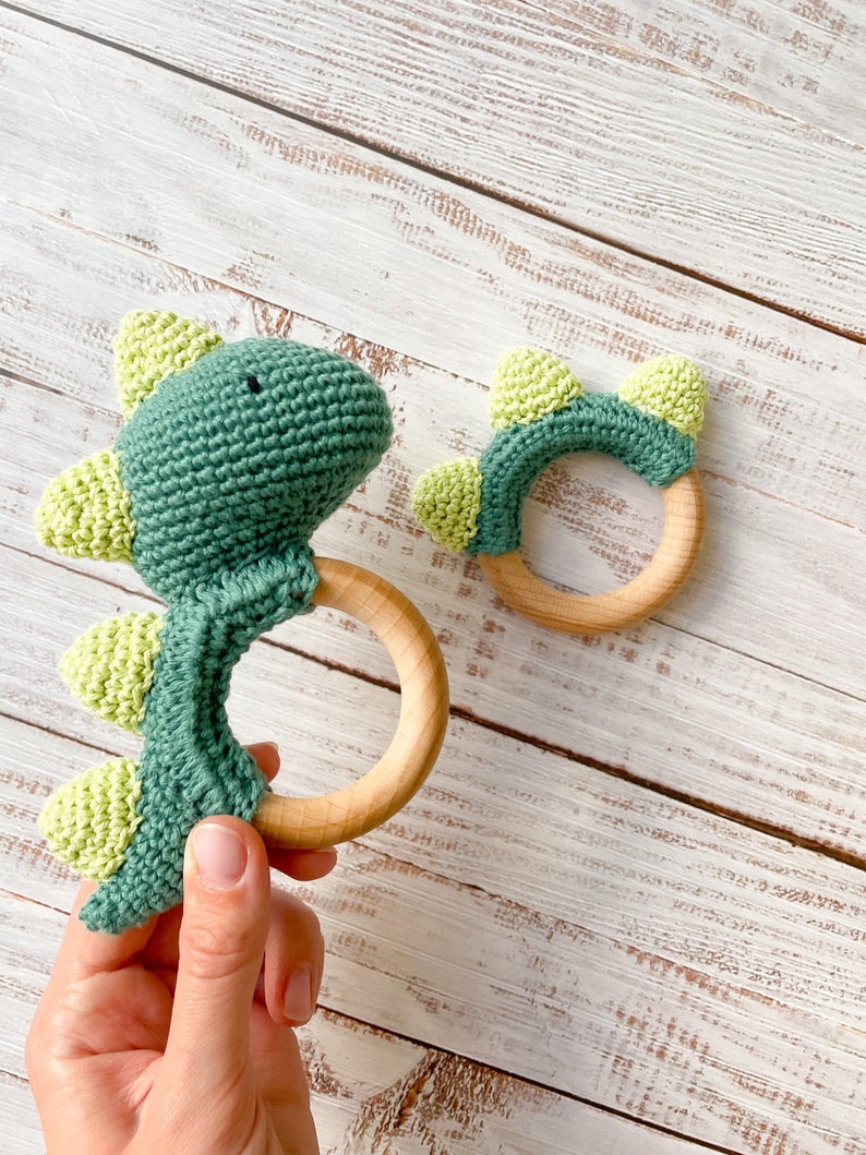 Dinosaur Rattle Teether Sensory Toy Handmade Wooden Ring Newborn Baby Gift Set Teething Toy Crochet High Quality Green + Green