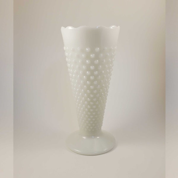 Vase clouté vintage en verre de lait par Anchor Hocking