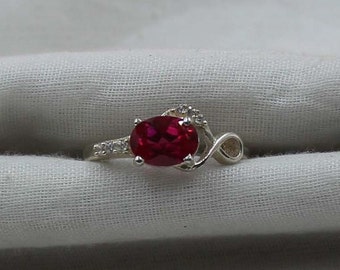 Oval Ruby Ring- Sterling Silver Gemstone Engagement Ring Promise Ring For Women- Wedding Ring Set- July Birthstone- Anniversary Gift For Her