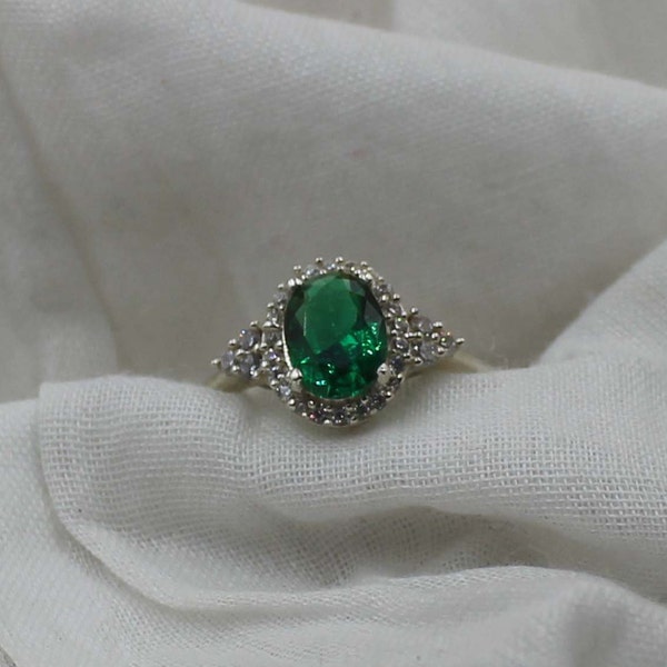 Lab Created Emerald Ring Oval Cut Ring, 925 Sterling Silver Ring Green Gemstone Ring Beautiful Engagement Ring Anniversary Gift For Wife