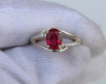 Anillo de rubí ovalado - Anillo de compromiso de plata de ley con piedras preciosas - Anillo de promesa para mujer - Juego de anillos de boda - Piedra natal de julio - Regalo de aniversario para ella