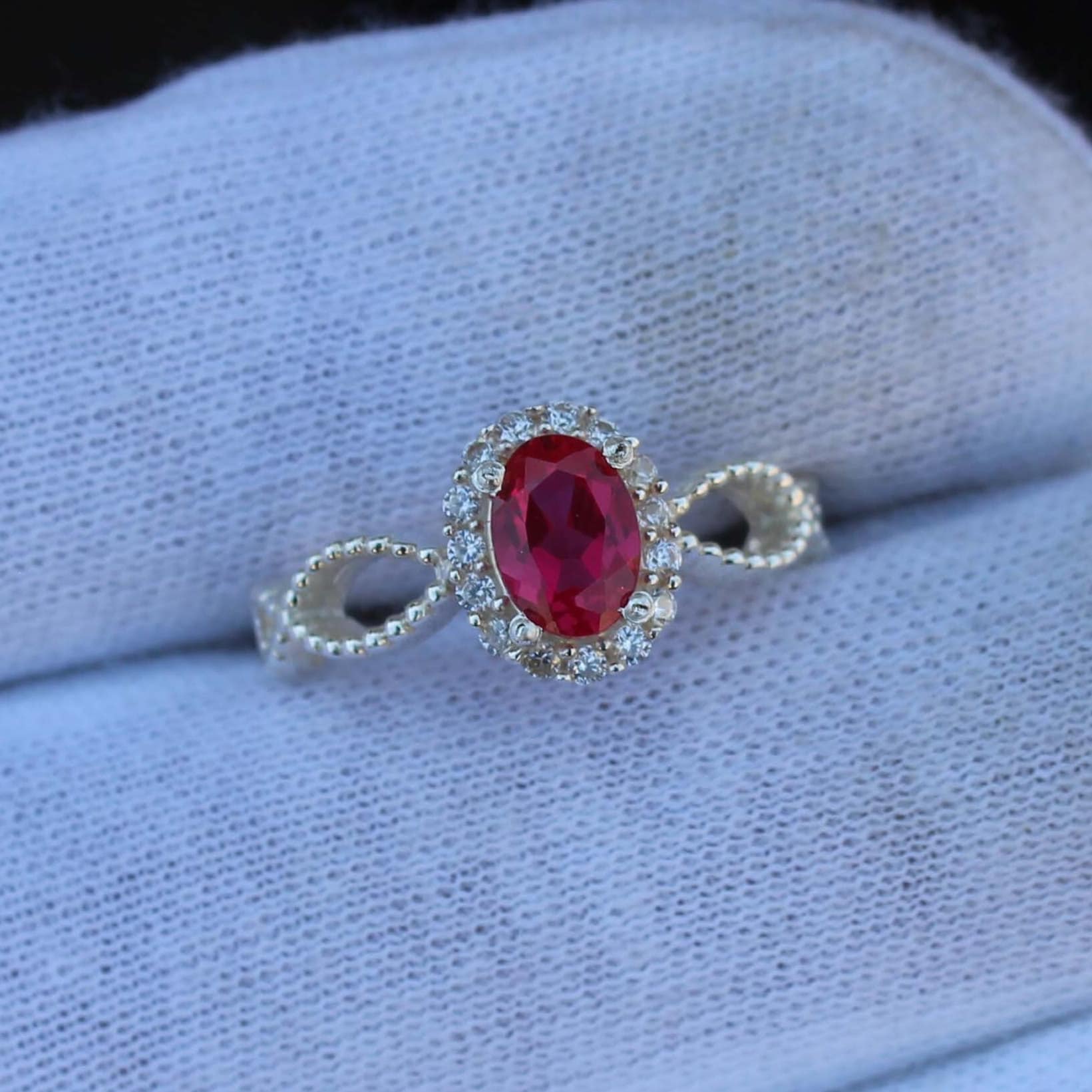 Bague Rubis Lab-Créé En Argent Sterling - Ovale 5,52 Carats | Style Art Deco