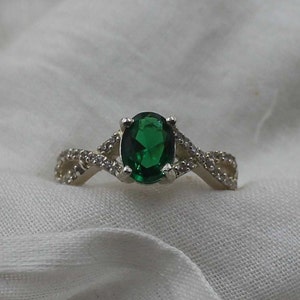 Emerald Ring Sterling Silver Ring Green Gemstone Engagement Ring Promise Ring May Birthstone Anniversary Birthday Gift For women simple ring