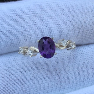 Oval Amethyst Engagement Ring, wedding Ring, Purple ring Gemstone ring simple Ring, Amethyst Anniversary Ring, vintage ring Gift for women